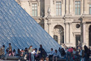 Parijs, het Louvre, de Pyramide (1089)